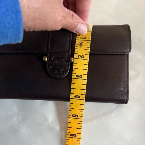 VTG Fossil Brown Leather Trifold Classic Wallet Nice Hardware - Picture 11 of 12